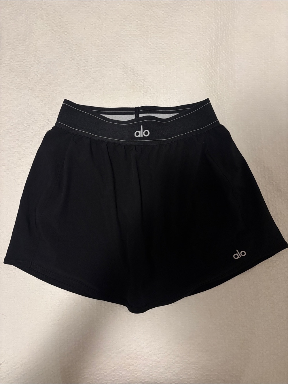 ALO Yoga Black Women’s Skirt with Elastic Logo Waistband